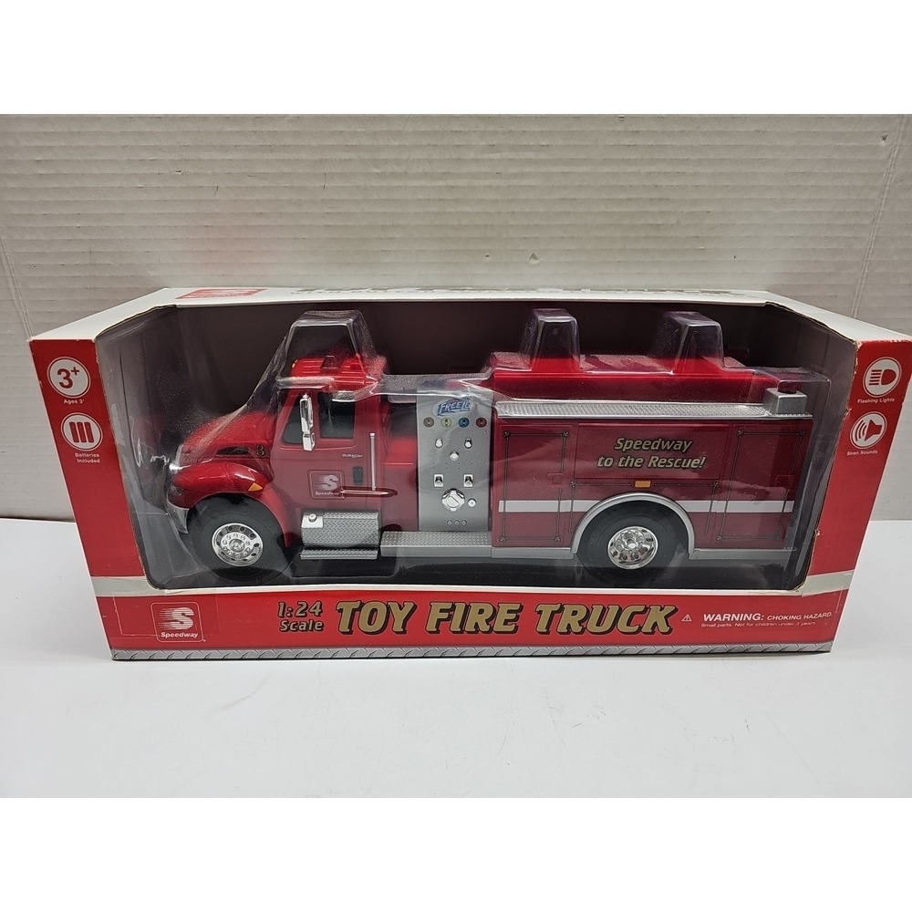 NIB Speedway Fire Truck Freightliner International Lights Sound 1:24 First Gear